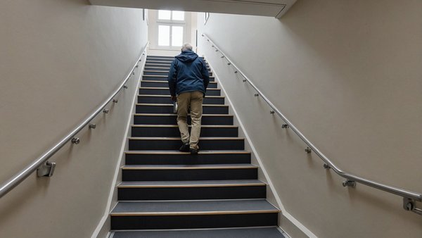 Installation de monte-escalier, plateforme pmr et élévateur à caen: facilitez l'accessibilité